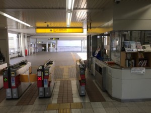 モノレール駅をクールダウン